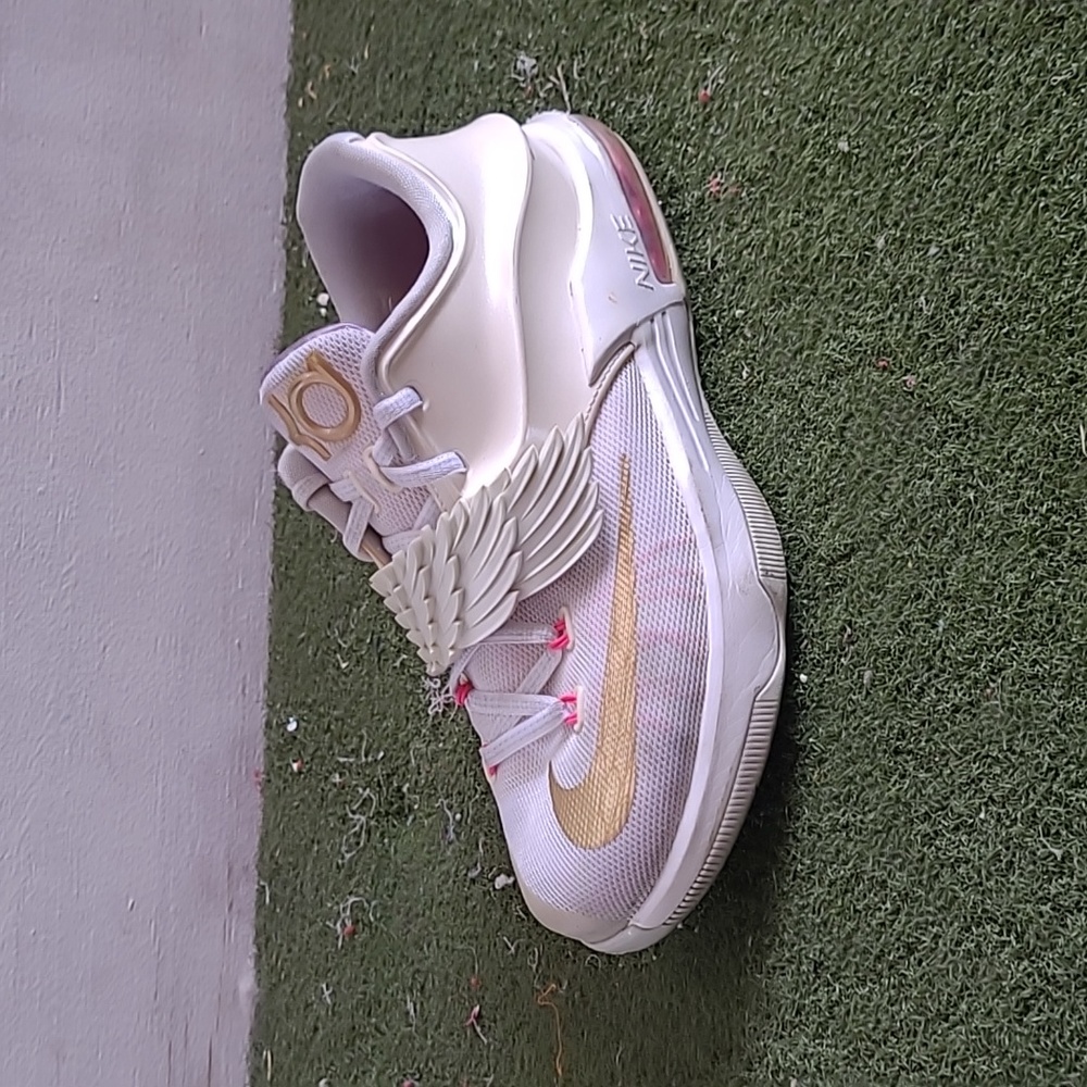 Nike “KD 7 Premium ‘Aunt Pearl’